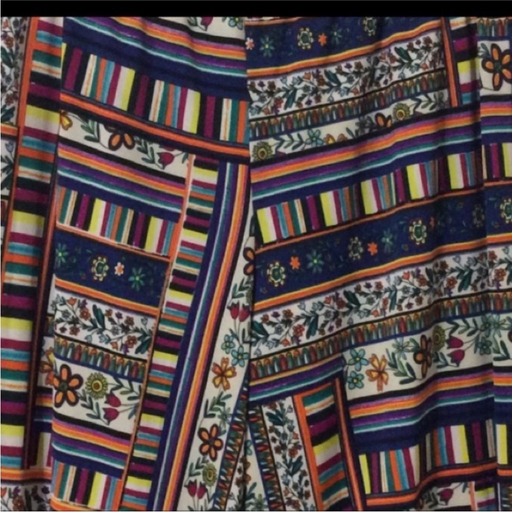 VALERIE STEVENS Bright and Colorful Patterned PANTS Size MEDIUM - Picture 3 of 12
